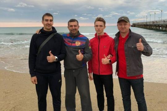 Болеем за наших ребят