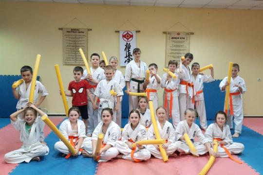 Мягкие палки дают возможность отработать защитно-атакующие комбинации