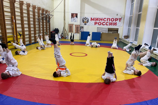 Каратисты ДС Орлэкса тренировались мышцы всего тела