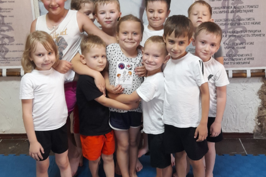 Поздравляем всех с наступающим  праздником Днем Физкультурника