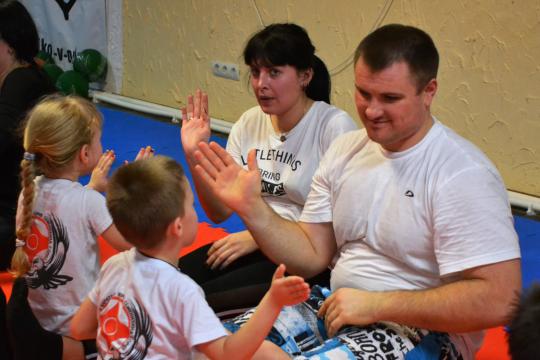 Когда рождаются дети, ими нужно заниматься – денно и нощно и самозабвенно